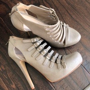 Aldo Taupe/Grey heels